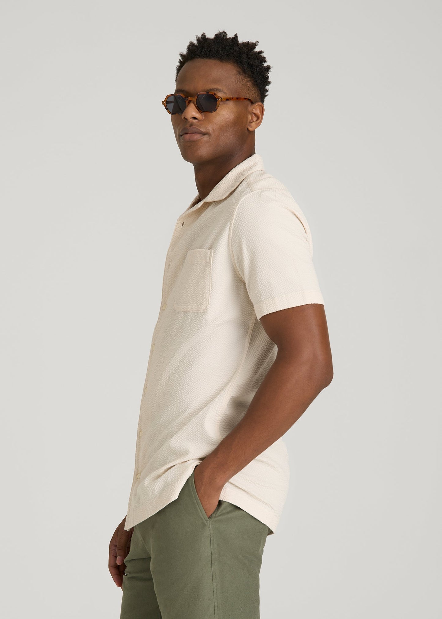 Seersucker Camp Collar Short Sleeve Shirt for Tall Men in White Sand