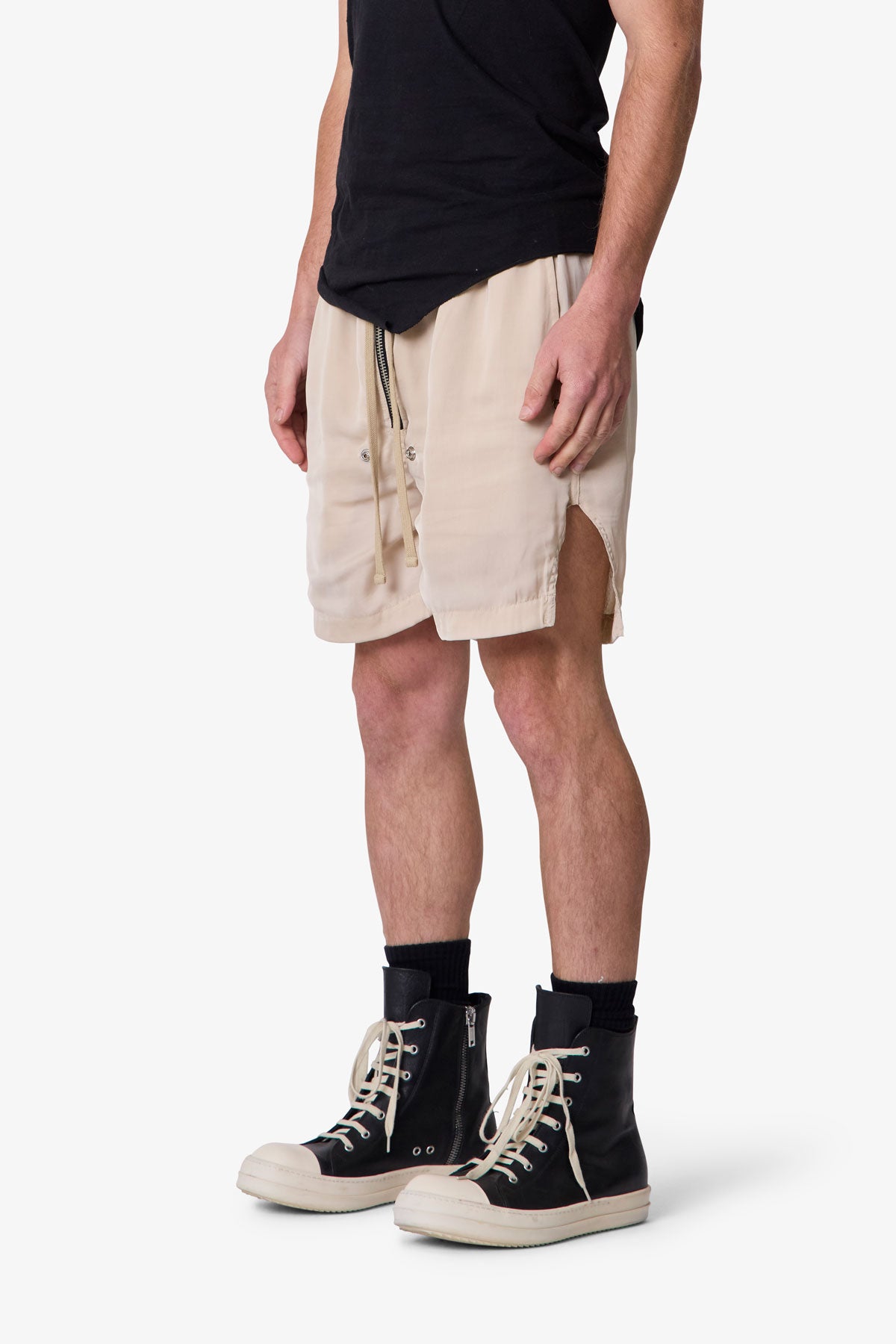 Lightweight Zippered Shorts - Tan