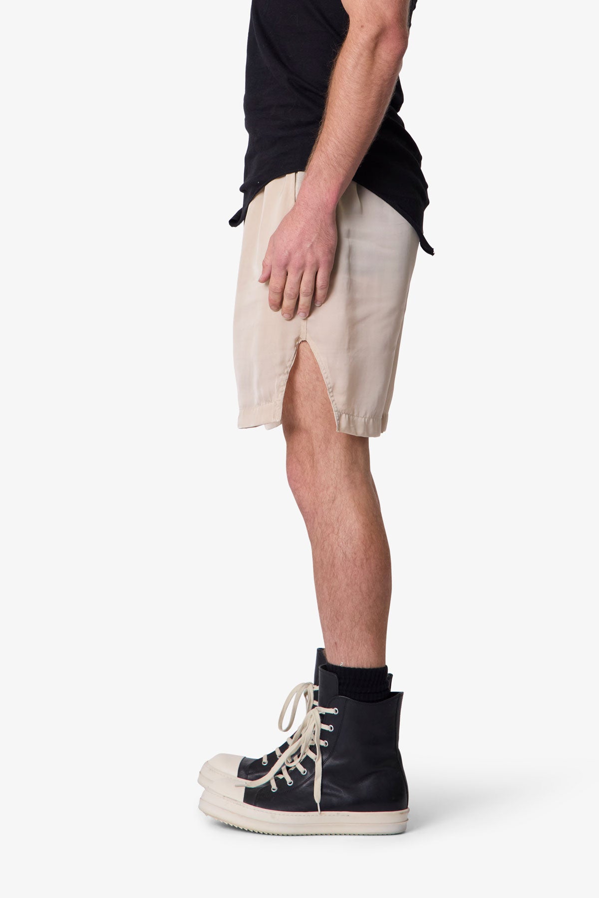 Lightweight Zippered Shorts - Tan