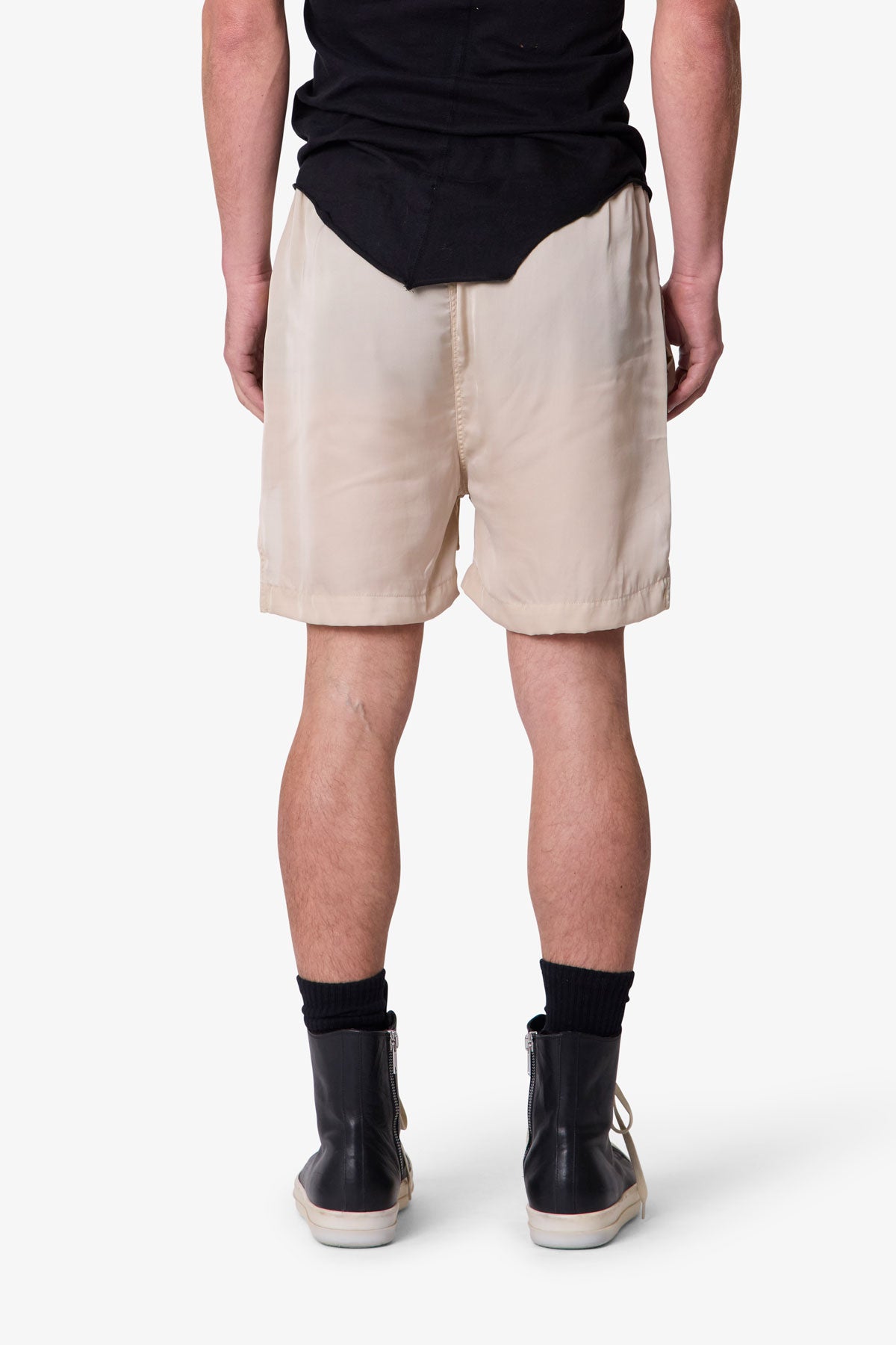 Lightweight Zippered Shorts - Tan