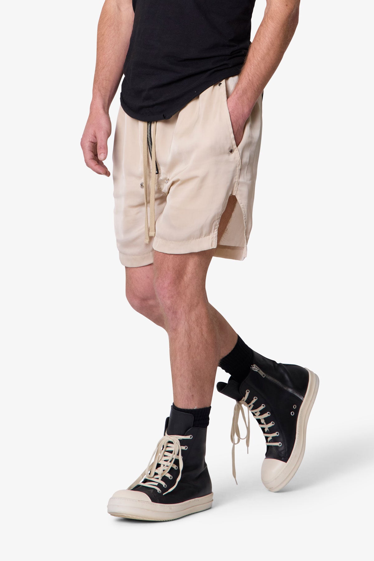 Lightweight Zippered Shorts - Tan