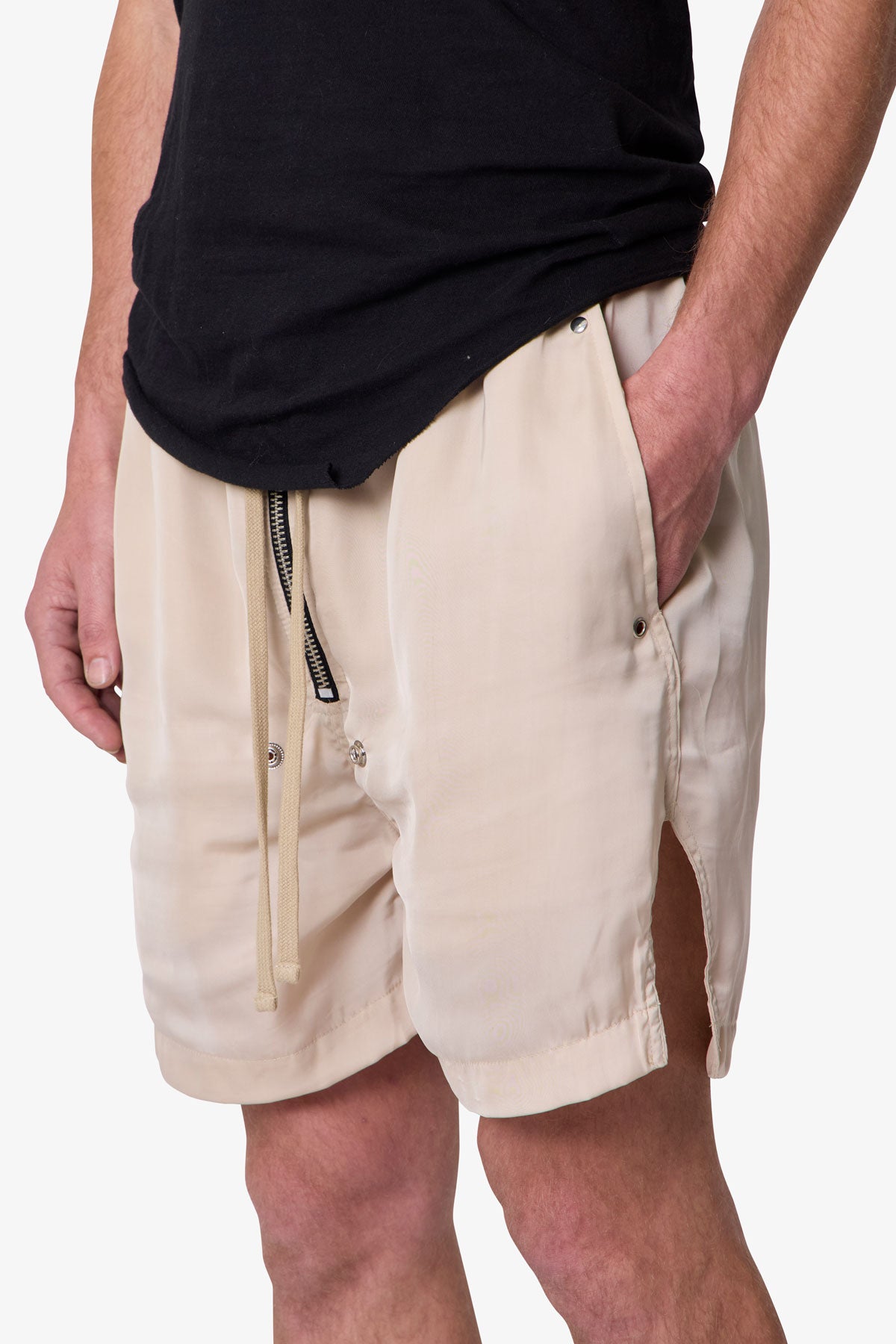 Lightweight Zippered Shorts - Tan